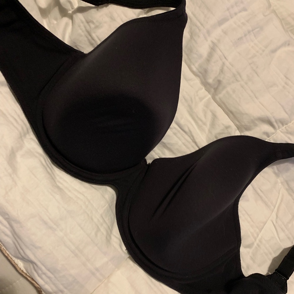 Victoria’s Secret 38E black bra light padding